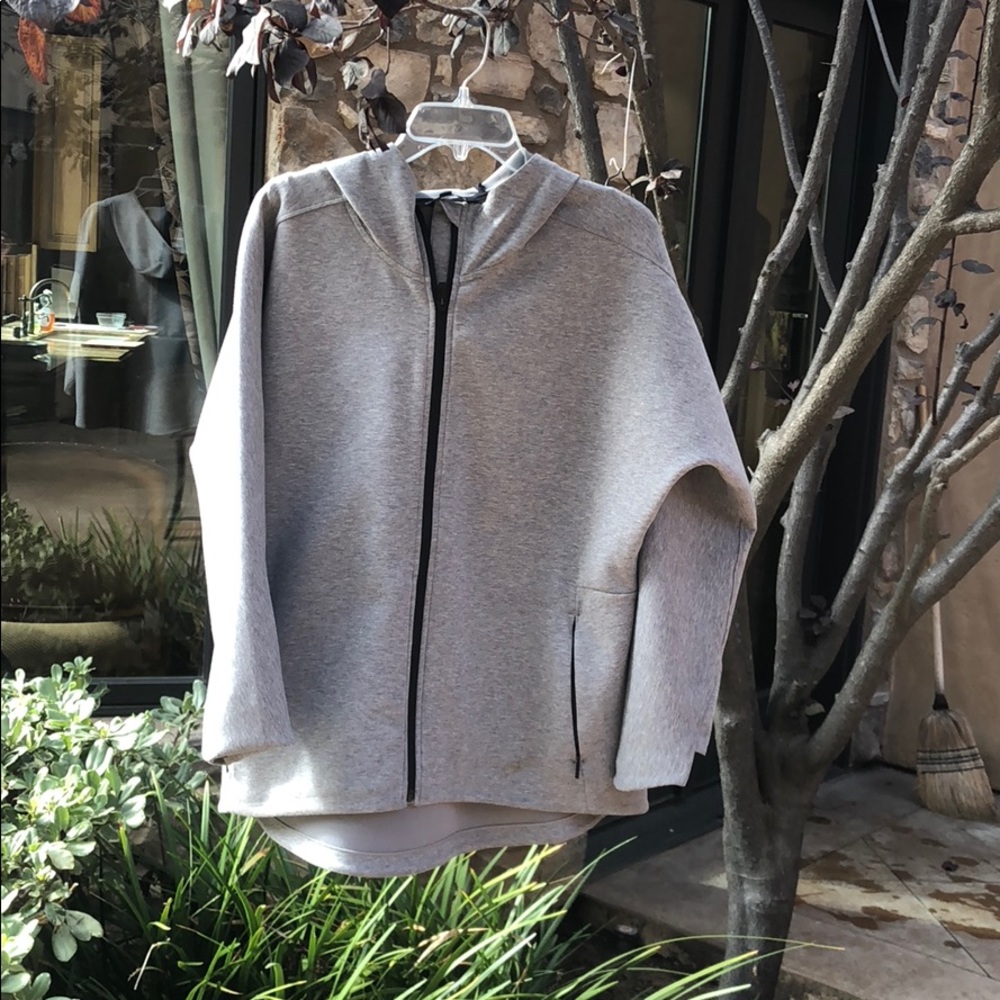 Athletic jacket